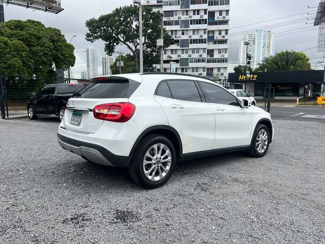 Mercedes-Benz  GLA 180 - Imagen 5