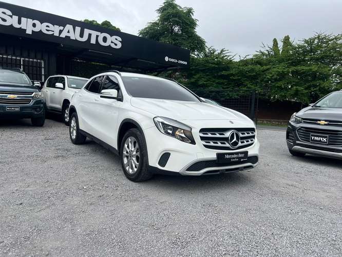 Mercedes-Benz  GLA 180 - Imagen 2