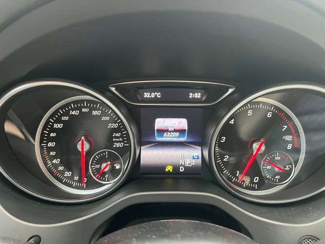 Mercedes-Benz  GLA 180 - Imagen 9
