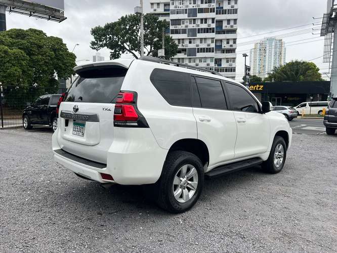 Toyota Land Cruiser Prado - Imagen 4