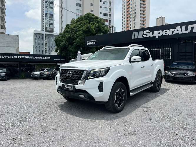 Nissan Frontier LE - Imagen 3