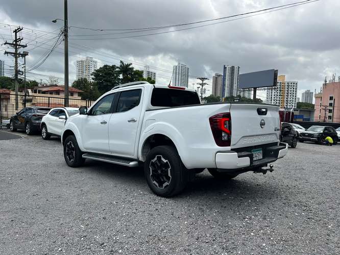 Nissan Frontier LE - Imagen 4