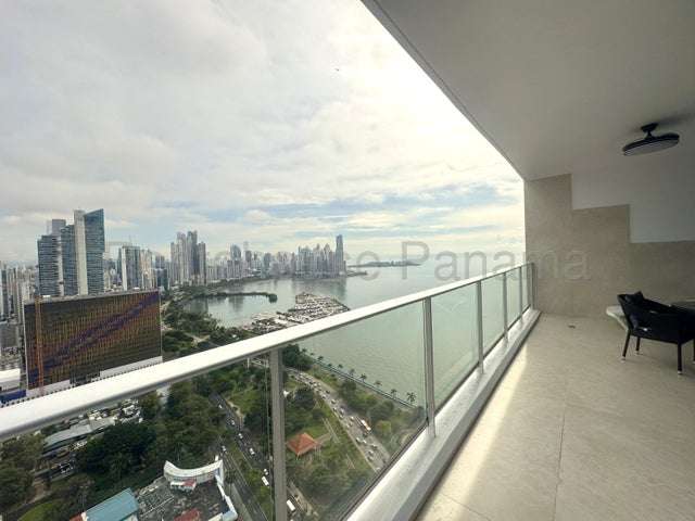 Alquiler de apartamento amoblado en Destiy, Avenida Balboa IH27-3111