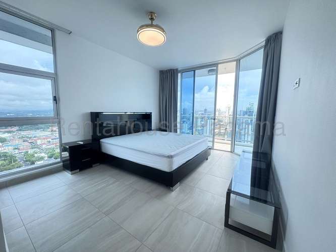 Se Alquila Apartamento en Avenida Balboa mpm27-3111
