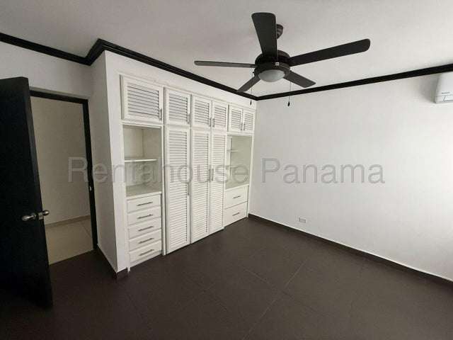 Se alquila apartamento en Av. Balboa GCEA 27-1437