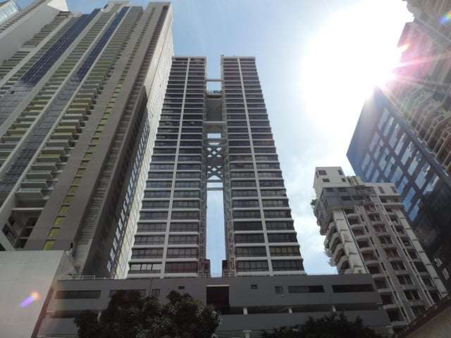 Se alquila apartamento en Av. Balboa GCEA 27-1437