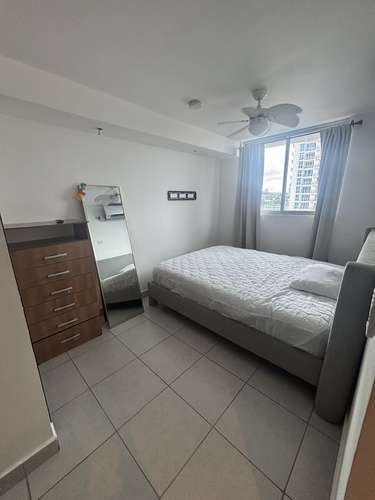 Se Alquila Apartamento amoblado en Via España cerca de la 12 de Octubre