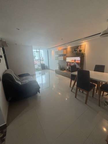Se Alquila Apartamento amoblado en Via España cerca de la 12 de Octubre