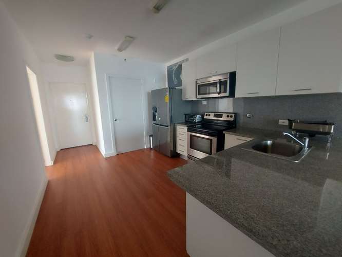 ALQUILER AMOBLADO, AVENIDA BALBOA, PISO ALTO / 2 RECÁMARAS 