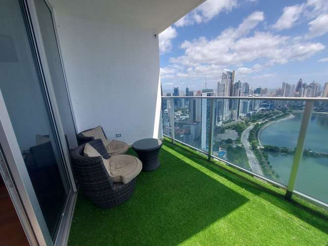 ALQUILER AMOBLADO, AVENIDA BALBOA, PISO ALTO / 2 RECÁMARAS 