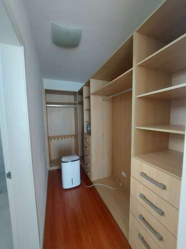 ALQUILER AMOBLADO, AVENIDA BALBOA, PISO ALTO / 2 RECÁMARAS 
