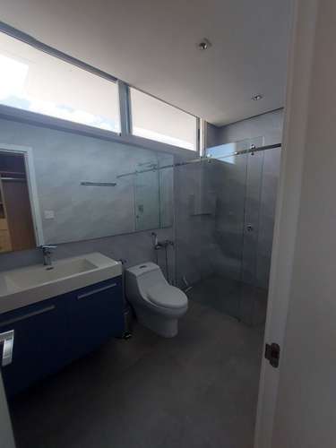 ALQUILER AMOBLADO, AVENIDA BALBOA, PISO ALTO / 2 RECÁMARAS 