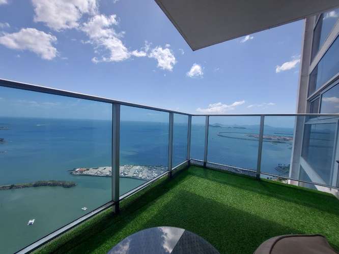 ALQUILER AMOBLADO, AVENIDA BALBOA, PISO ALTO / 2 RECÁMARAS 