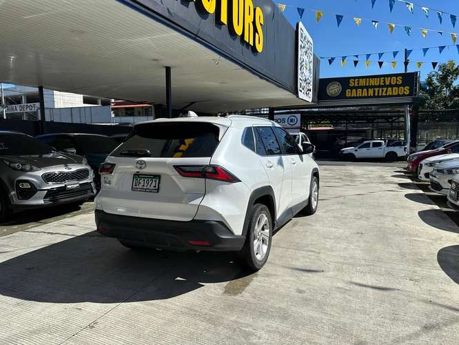 Toyota Yaris Cross 2025