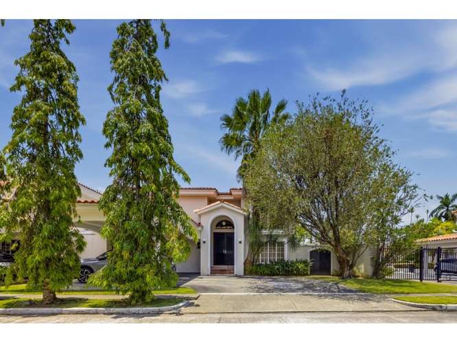 CASA EN VENTA EN COSTA BAY – COSTA DEL EST