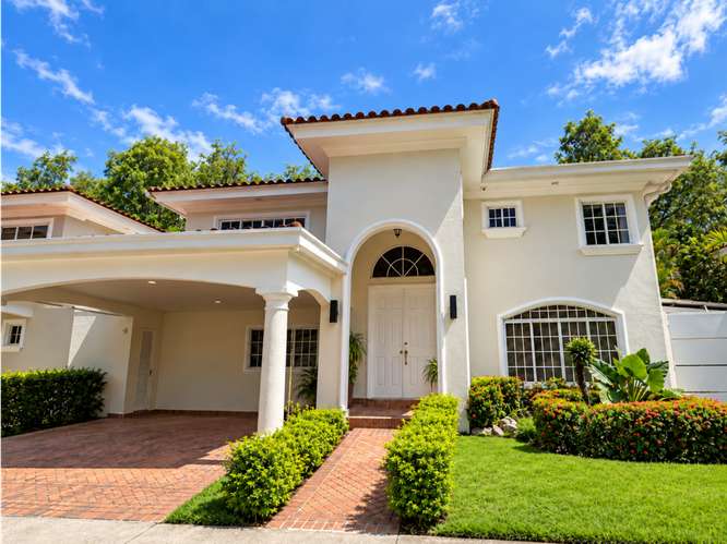 CASA CON PISCINA EN COSTA AZUL - COSTA DEL ESTE