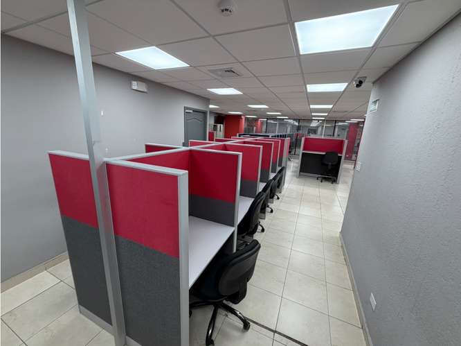 SE ALQUILA OFICINA BELLA VISTA VALLARINO 338M 8 BAÑOS 116 CUBICULOS - Imagen 12