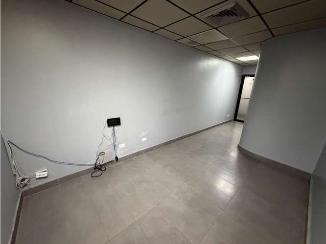 SE ALQUILA OFICINA BELLA VISTA VALLARINO 338M 8 BAÑOS 116 CUBICULOS - Imagen 13
