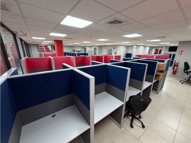 SE ALQUILA OFICINA BELLA VISTA VALLARINO 338M 8 BAÑOS 116 CUBICULOS - Imagen 4
