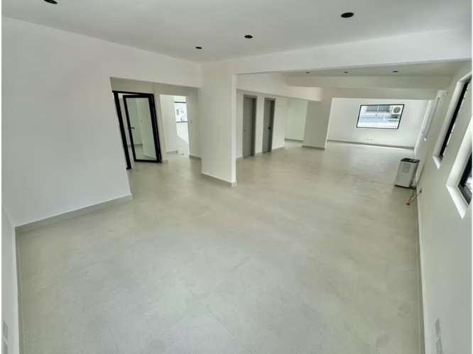 OFICINA / SAN FRANCISCO / 429M / DIVISIONES / 6 BAÑOS / 8 PARKING