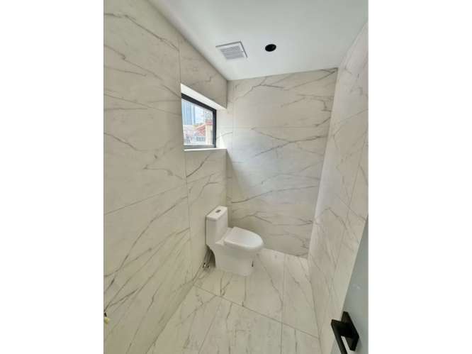 OFICINA / SAN FRANCISCO / 429M / DIVISIONES / 6 BAÑOS / 8 PARKING