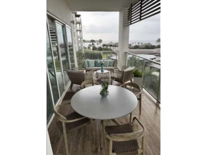 SE VENDE APARTAMENTO 194M EN COLON PLAYA ESCONDIDA CON BALCON