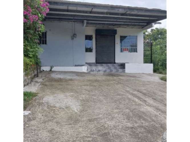 SE VENDE CASA COMERCIAL 1338 M2 EN VILLA ZAITA CON TERRAZA