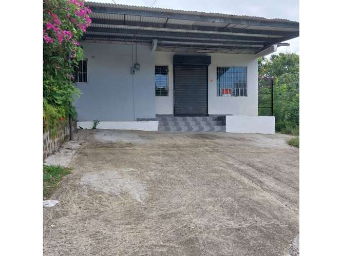 SE VENDE CASA COMERCIAL 1338 M2 EN VILLA ZAITA CON TERRAZA