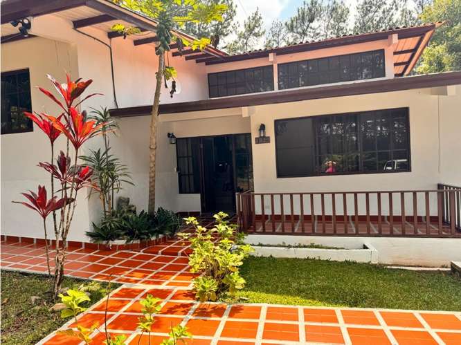 SE VENDE HERMOSA CASA 1700M EN CERRO AZUL EL VIGIA CON LINEA BLANCA - Imagen 2