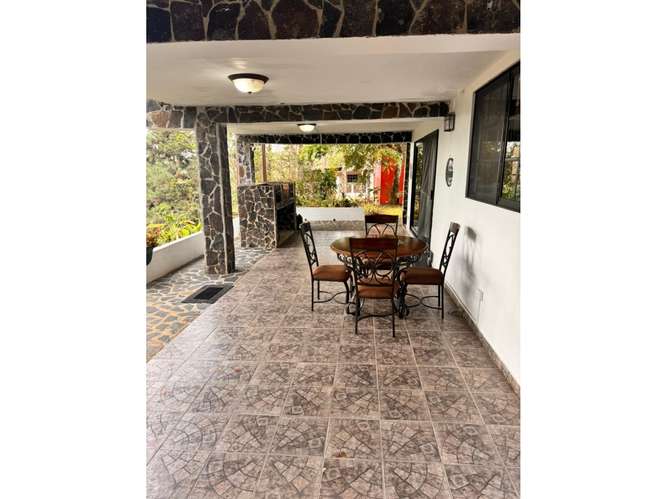 CERRO AZUL / EL VIGIA / 1700 M2 / AMOBLADO / LINEA BLANCA / CASCADA - Imagen 17