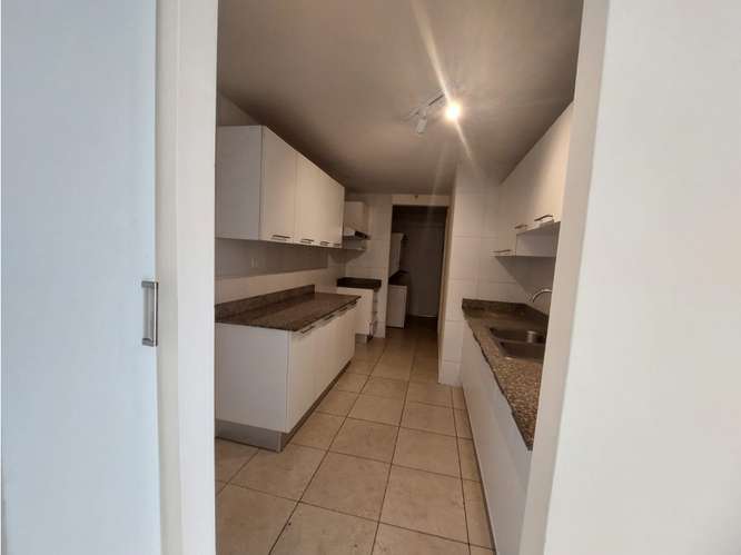 SE ALQUILA APARTAMENTO CONDADO DEL REY COUNTRY CLUB 96M LINEA BLANCA