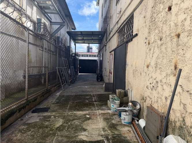 CALIDONIA / GALERA COMERCIAL / 240M / SOBRE LA VIA / AMPLIA