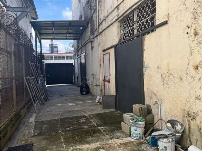 CALIDONIA / GALERA COMERCIAL / 240M / SOBRE LA VIA / AMPLIA
