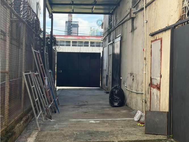 CALIDONIA / GALERA COMERCIAL / 240M / SOBRE LA VIA / AMPLIA