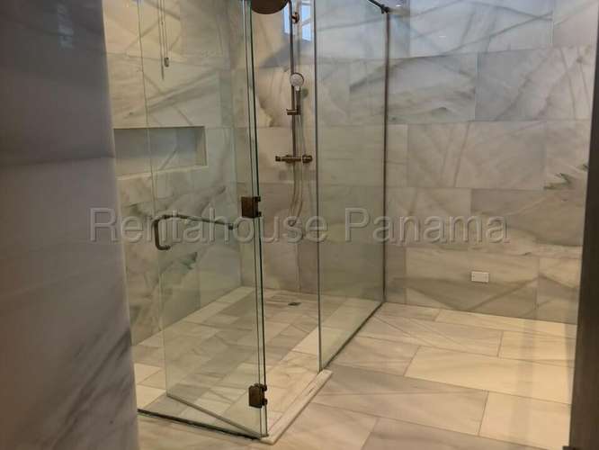 Alquiler de Apartamento con Línea blanca Frente al Mar en PH The Towers Paitilla| 329 m², 27GP2471 - Imagen 11
