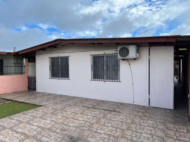 Vendo amplia y céntrica casa en vacamonte - Imagen 5