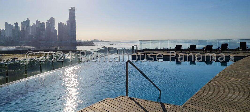 Apartamento en Alquiler Avenida Balboa 27LRL3174