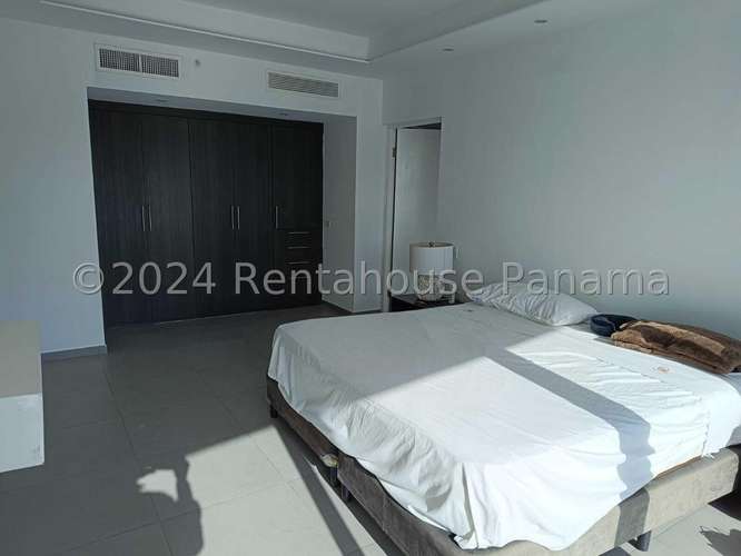 Alquiler de Apartamento en Avenida Balboa, PH Yacht club (Solo Cliente Directo)