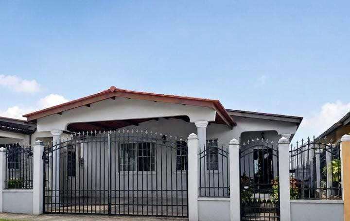 Vendo casa en Brisas del Golf