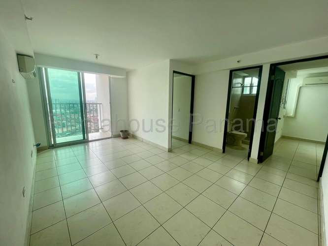 Apartamento en Alquiler en Parque Lefevre 27AECC2885