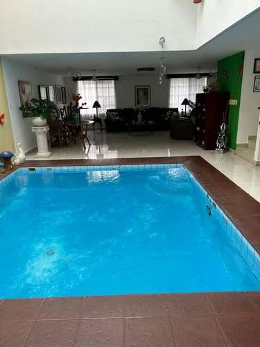 CASA para la VENTA en Obarrio ENTRE calle 50 y via españa 