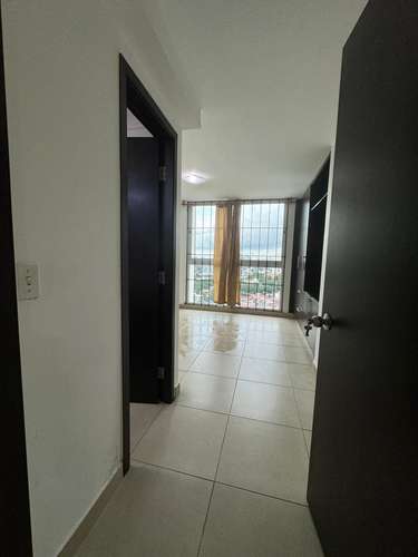 SE ALQUILA APARTAMENTO EN PH KINGS PARK – CONDADO DEL REY