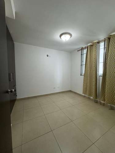 SE ALQUILA APARTAMENTO EN PH KINGS PARK – CONDADO DEL REY