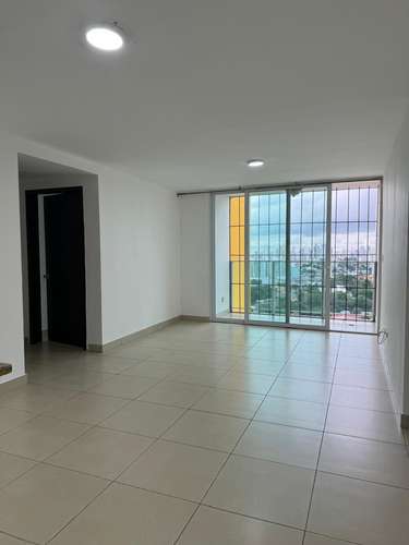 SE ALQUILA APARTAMENTO EN PH KINGS PARK – CONDADO DEL REY