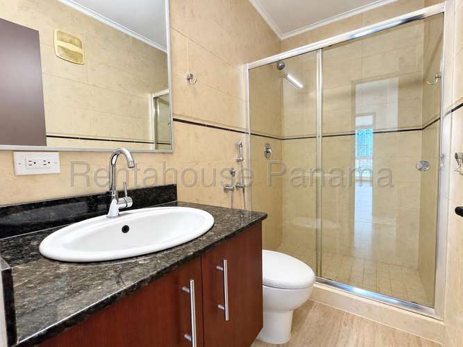 Alquilo Apartamento de 155m2 en San Francisco Marina Plaza 27-3149SRZ