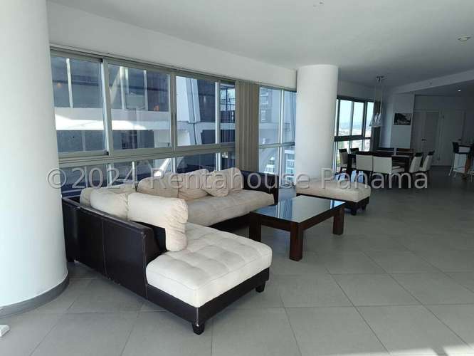 Se Alquila Apartamento en Avenida Balboa LA27-3174