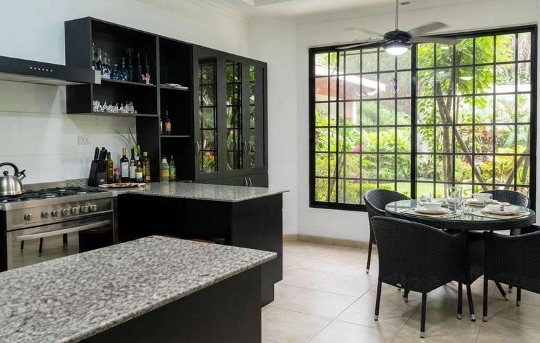 CASA EN ALBROOK I 454 M² I PISCINA + TERRAZA I REMODELADA - Imagen 8