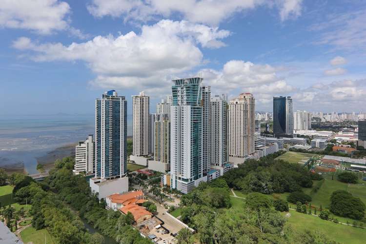 Apartamento de Esquina Amueblado de 1 Recámara en Alquiler – Arcadia del Este