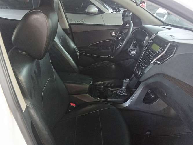 Hyundai santa Fe 2013 Remate como está  - Imagen 6
