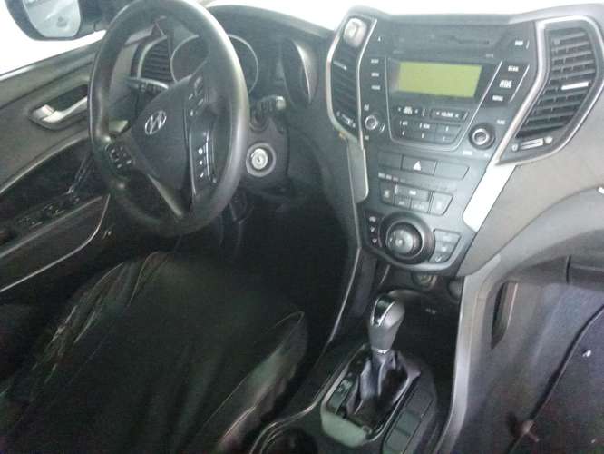 Hyundai santa Fe 2013 Remate como está  - Imagen 4